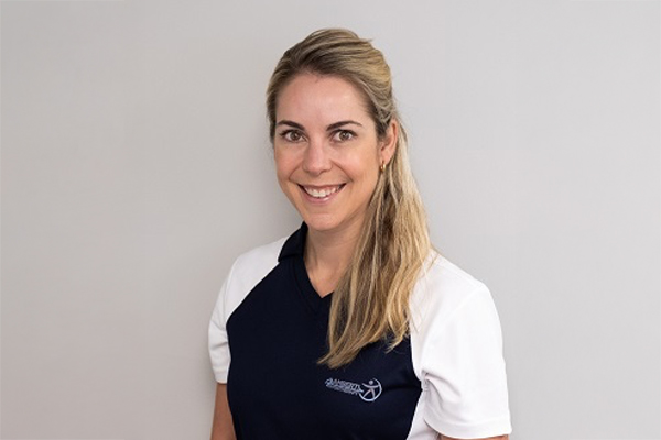 Headshot of Lauren Angus, pelvic floor physiotherapist